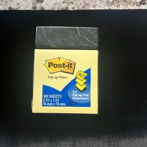New black marble note holder with post it notes